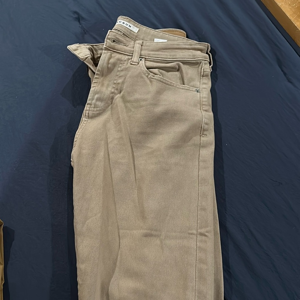 Young men’s Slim jeans khaki in color. In excellent condition.